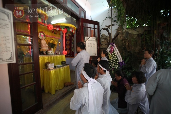 Nỗi đau lặng người trong đ&aacute;m tang c&ocirc; g&aacute;i bị thi&ecirc;u trước cửa ph&ograve;ng tr&agrave; 4