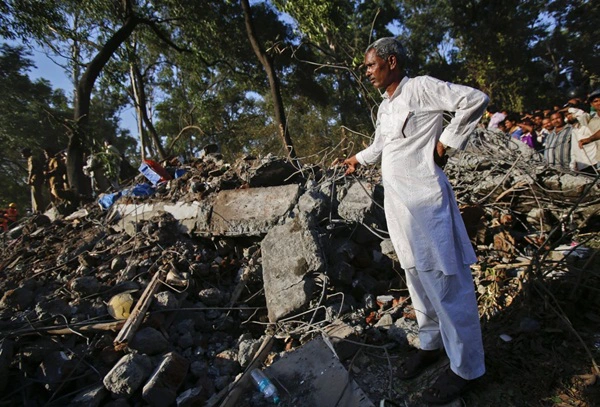 Vụ sập nhà nghiêm trọng nhất thập kỷ khiến ít nhất 72 người thiệt mạng  6