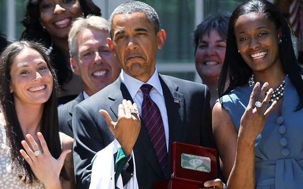 Nghía "kho" quà tặng của Tổng thống Obama 1 Nghía "kho" quà tặng của Tổng thống Obama 1