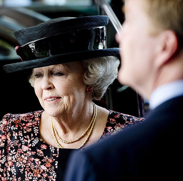 Nữ hoàng Hà Lan thoái vị nhường ngôi cho con trai 1