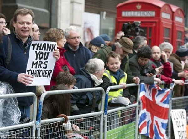 Toàn cảnh đám tang "Bà đầm thép" Thatcher 4