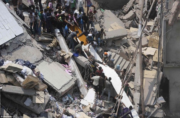 Khung cảnh vụ sập nhà 8 tầng khiến 275 người thiệt mạng 4