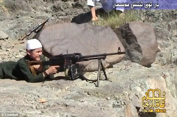 Những đứa trẻ được huấn luyện thế nào tại trại bí mật của Al-Qaeda? 7