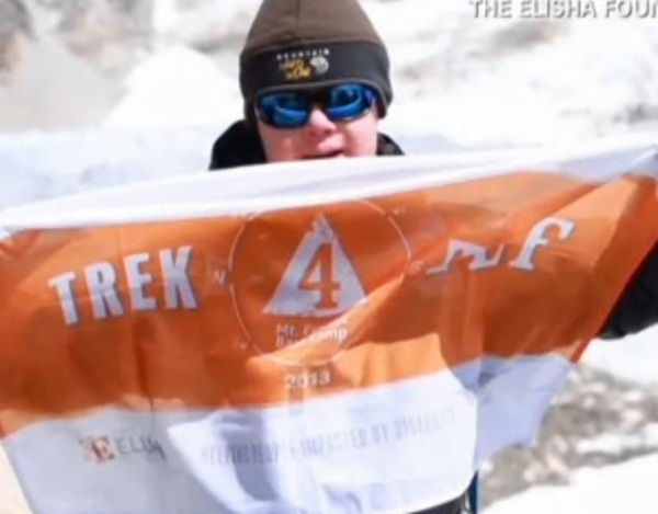 Cảm phục teen boy mắc hội chứng Down chinh phục được đỉnh Everest 2