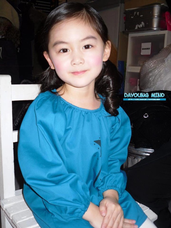 Cô bé gốc Việt cực xinh nổi tiếng trên truyền hình Hàn Quốc 10