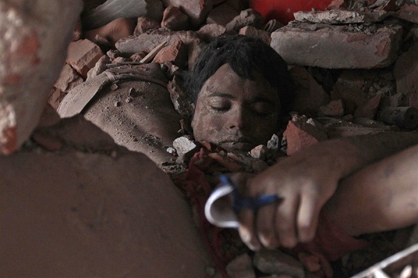 Số người chết trong vụ nhà sập nhà ở Bangladesh vượt 600 2