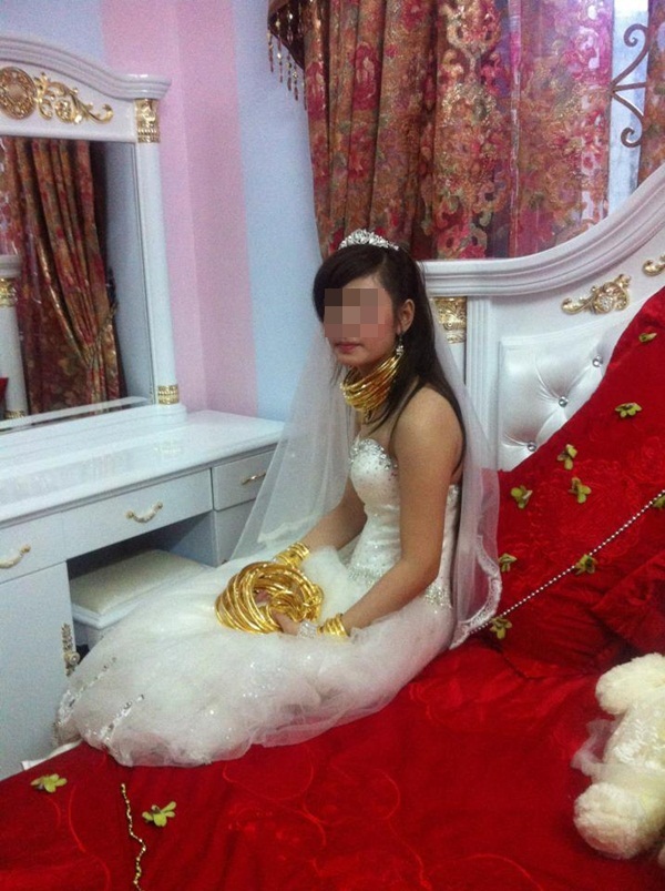 Cô dâu chú rể đeo đầy vàng trong đám cưới khủng ở Lạng Sơn 5
