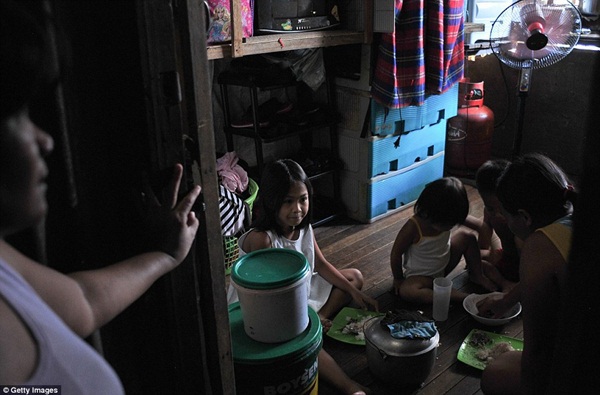Cuộc sống tại một khu ổ chuột của Philippines 4