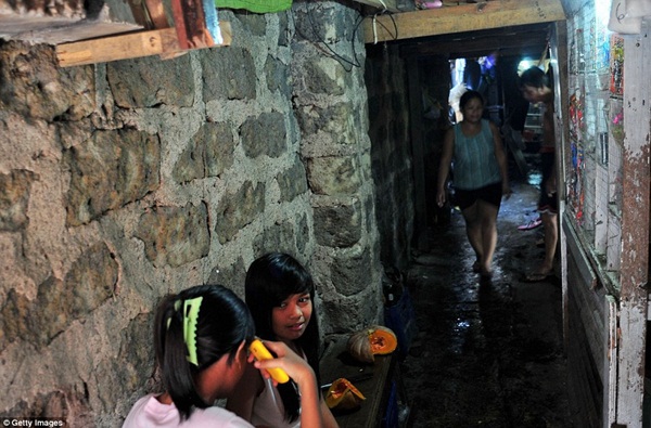 Cuộc sống tại một khu ổ chuột của Philippines 6
