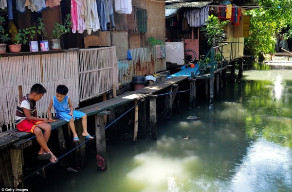 Cuộc sống tại một khu ổ chuột của Philippines 2