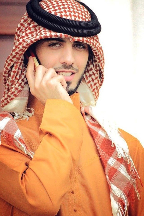 Chàng trai Ả Rập lên tiếng về sự cố "bị trục xuất vì quá đẹp trai" 4