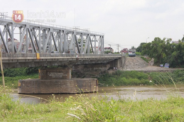 Mâu thuẫn gia đình, chồng vứt vợ xuống sông Đuống 2