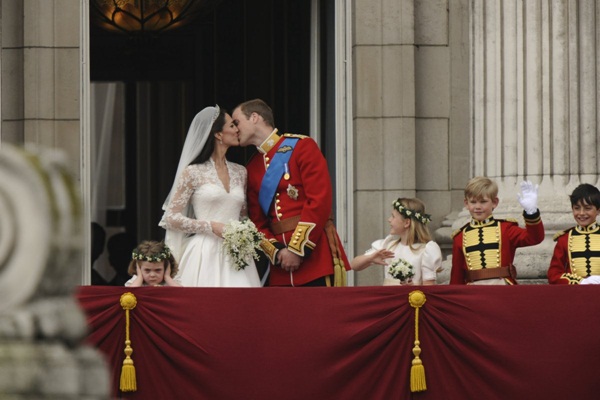 Cùng nhìn lại khoảnh khắc tuyệt đẹp của cặp đôi Hoàng gia Anh 1