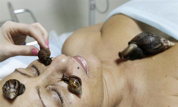 Ốc s&ecirc;n b&ograve; tr&ecirc;n mặt - Tr&agrave;o lưu l&agrave;m đẹp mới của người Nhật Bản 3