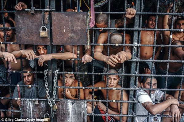Cận cảnh những "lồng giam" của nhà tù bí mật ở El Salvador 1