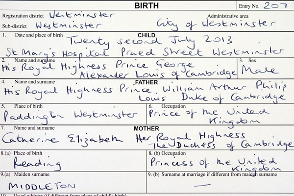 Vợ chồng Hoàng tử William làm khai sinh cho con đầu lòng 4