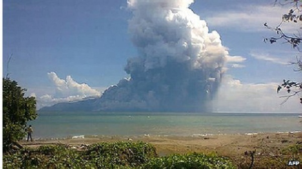 Núi lửa phun trào, ít nhất 6 người thiệt mạng 1