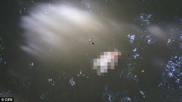 Hình ảnh bé sơ sinh bị ném xuống sông gây phẫn nộ 1