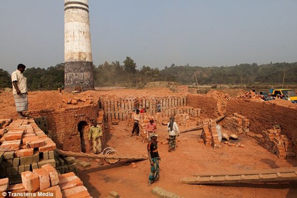 Những lò gạch "khổ sai" ở Bangladesh 3