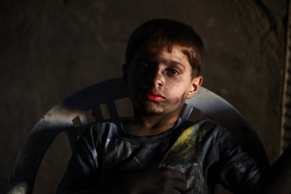 Ám ảnh bé trai 10 tuổi trong xưởng sửa chữa vũ khí tại Syria 8