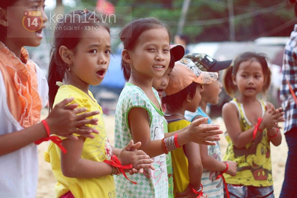 Chùm ảnh: Rưng rưng nụ cười của trẻ em nghèo Huế trong mùa Trung thu 1