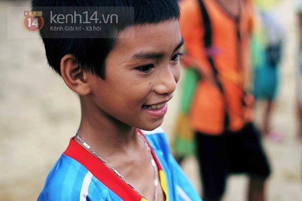 Chùm ảnh: Rưng rưng nụ cười của trẻ em nghèo Huế trong mùa Trung thu 7