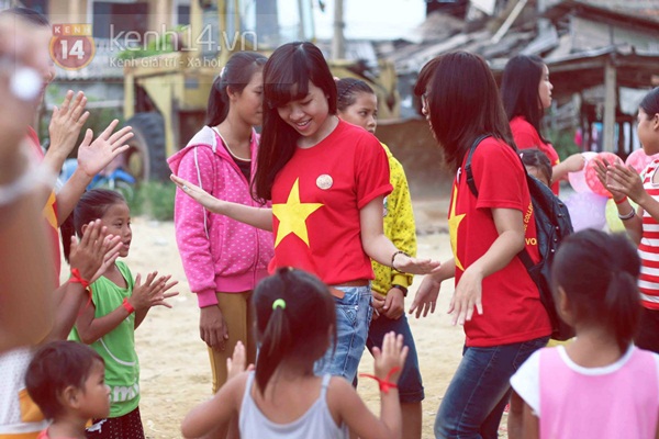 Chùm ảnh: Rưng rưng nụ cười của trẻ em nghèo Huế trong mùa Trung thu 8