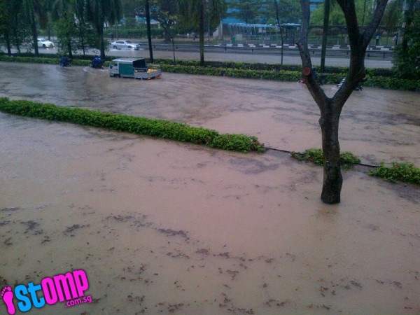 Singapore ngập lụt vì mưa lớn 9