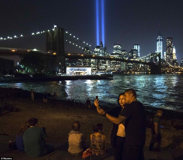 Cả nước Mỹ nghẹn ngào trong lễ tưởng niệm nạn nhân vụ khủng bố 11/9 20