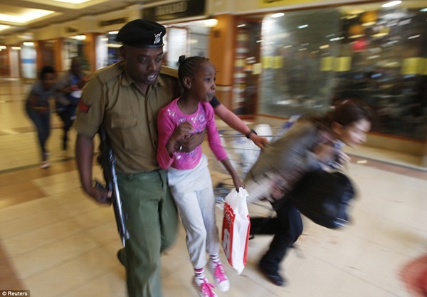 Toàn cảnh vụ tấn công đẫm máu tại trung tâm thương mại Kenya 6