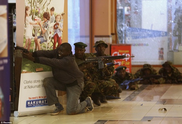 Toàn cảnh vụ tấn công đẫm máu tại trung tâm thương mại Kenya 12