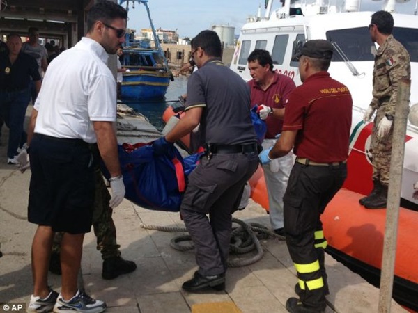 Ít nhất 94 người thiệt mạng vì đắm tàu ngoài khơi Italy 5