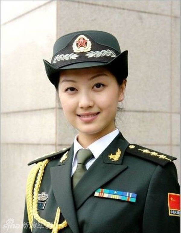 Những bóng hồng xinh đẹp trong lực lượng quân đội Trung Quốc 4
