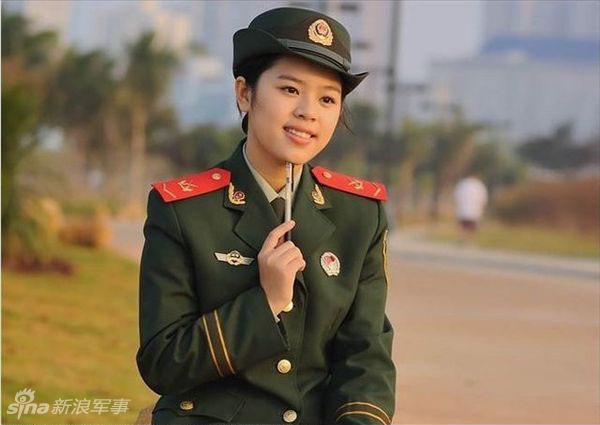 Những bóng hồng xinh đẹp trong lực lượng quân đội Trung Quốc 13