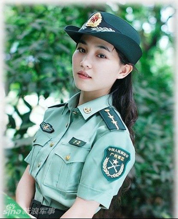 Những bóng hồng xinh đẹp trong lực lượng quân đội Trung Quốc 14