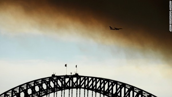 Ít nhất 56 đám cháy hoành hành Australia  9