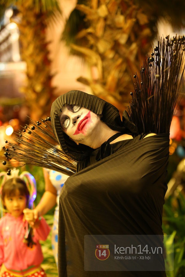 Chùm ảnh: Halloween cực sôi động của giới trẻ Hà Nội, Sài Gòn 7