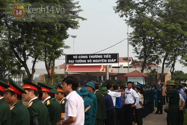 Toàn cảnh đưa linh cữu Đại tướng từ Hà Nội về quê nhà Quảng Bình 64