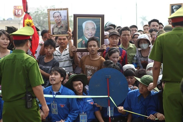 Toàn cảnh đưa linh cữu Đại tướng từ Hà Nội về quê nhà Quảng Bình 65