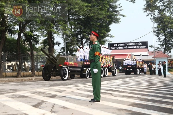 Toàn cảnh đưa linh cữu Đại tướng từ Hà Nội về quê nhà Quảng Bình 68