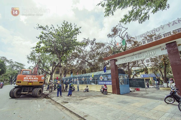 Cận cảnh tan hoang của ngôi trường giữa trung tâm Đà Nẵng bị bão tốc mái  1