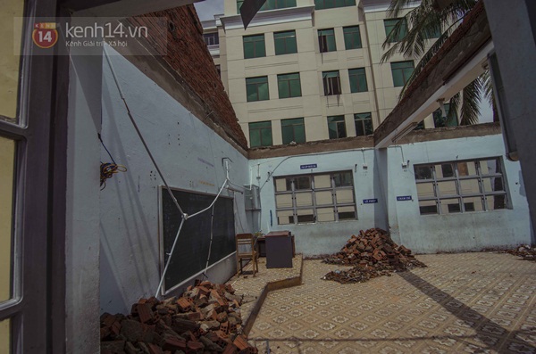 Cận cảnh tan hoang của ngôi trường giữa trung tâm Đà Nẵng bị bão tốc mái  5