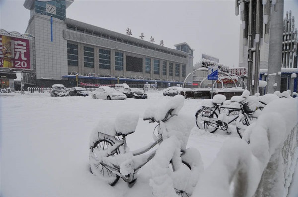 Bão tuyết tồi tệ nhất 50 năm tấn công vùng Đông Bắc Trung Quốc 4