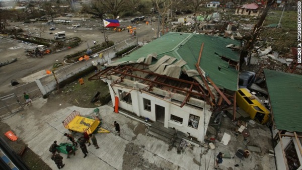 1.200 người dân Philippines có thể đã thiệt mạng trong siêu bão Haiyan 1