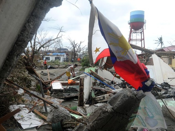 Thảm cảnh tại những thành phố bị siêu bão Haiyan càn quét 20