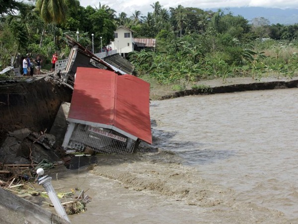 Thảm cảnh tại những thành phố bị siêu bão Haiyan càn quét 2
