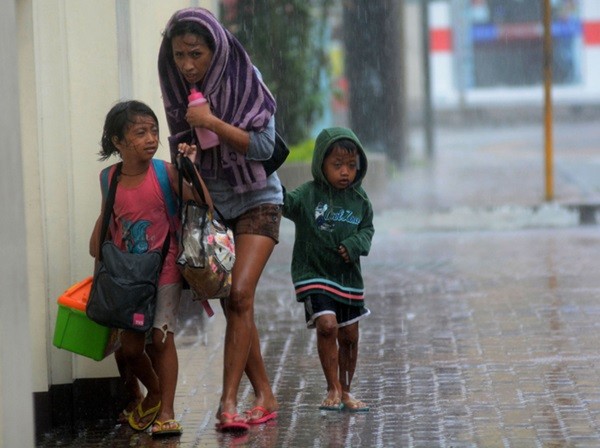 Nhìn lại những hình ảnh không thể nào quên trong siêu bão Haiyan 5