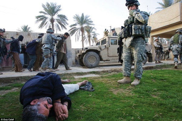 Những hình ảnh đáng sợ chưa từng công bố về cuộc chiến tranh tại Iraq  6