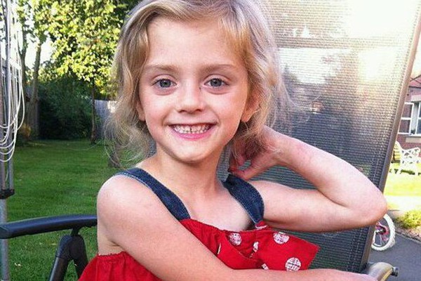 Bé gái 4 tuổi bị chó cưng cắn xé tới chết 1