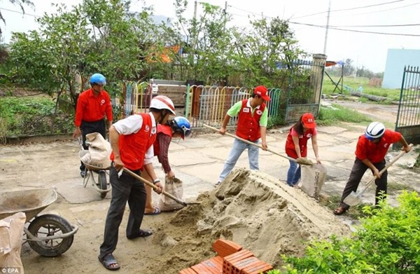 Hình ảnh Việt Nam phòng chống bão Haiyan trên báo nước ngoài 8